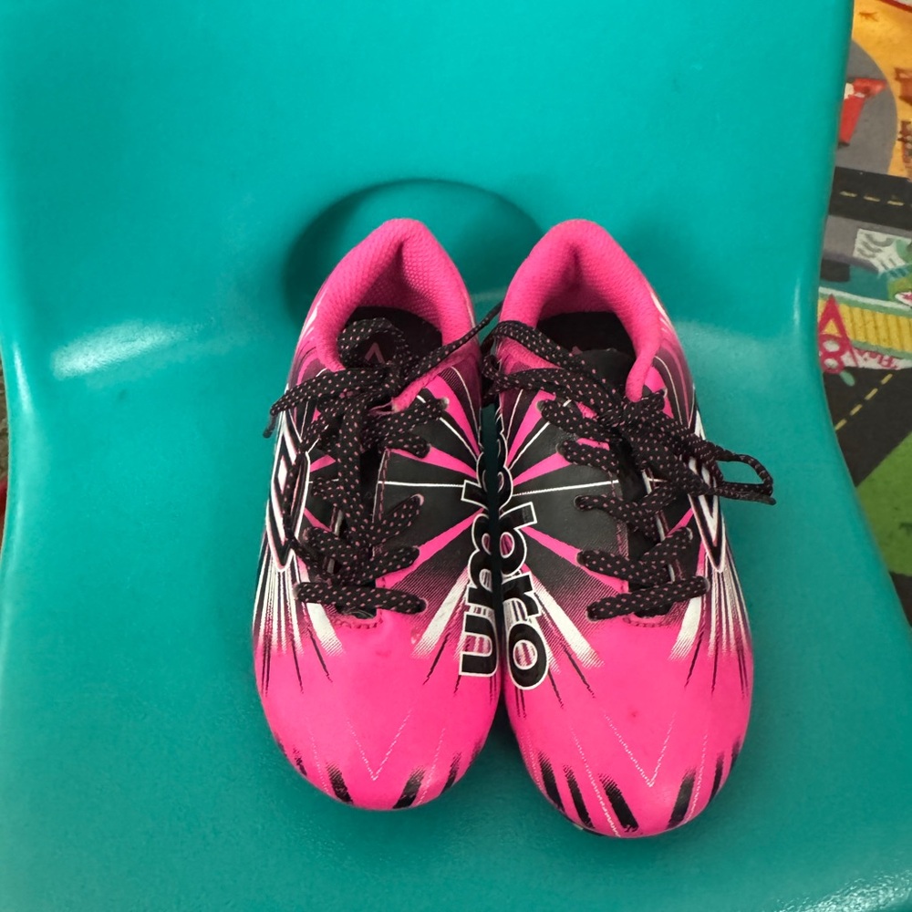 Umbro Pink and Black cleats Sporty Design